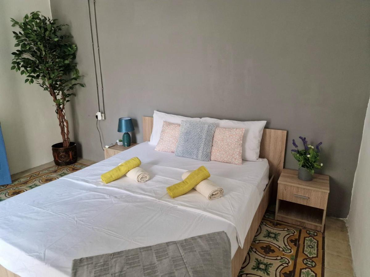Apartament Properties - Spacious & Modern Studio In With Roof Terrace And Private Balcony